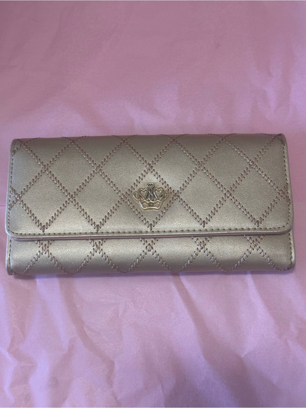 Quilted Metallic CrownAccent Womens Wallet  Silver